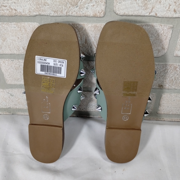 ShuShop Green and Silver Studded Spiked Sandals Sz 6.5 Poolside Glam Edgy Chic - Picture 9 of 9